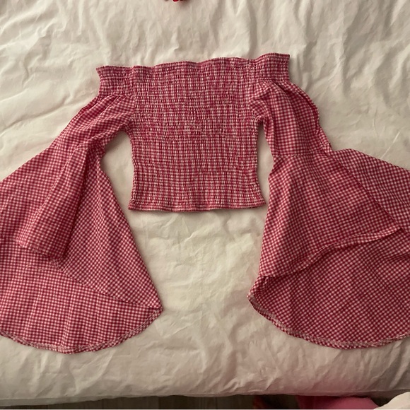 Off the shoulder pink gingham blouse with dramatic sleeves - Picture 5 of 5